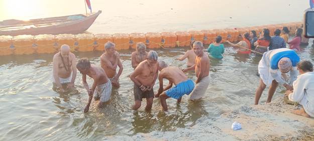 mahakumbh-govt's special initiatives for elderly pilgrims