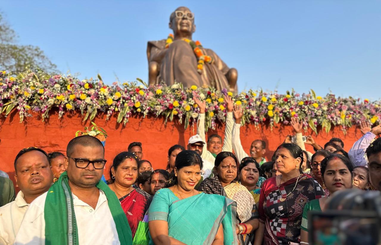 Biju Patnaik’s Statue Unveiled in Jajpur