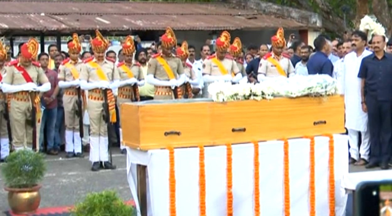 Guard of honour given to Ex minister Devendra Pradhan