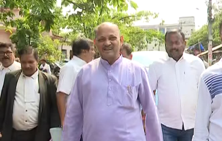 manmohan-samal files-defamation-case-against-raja-chakras-lawyer