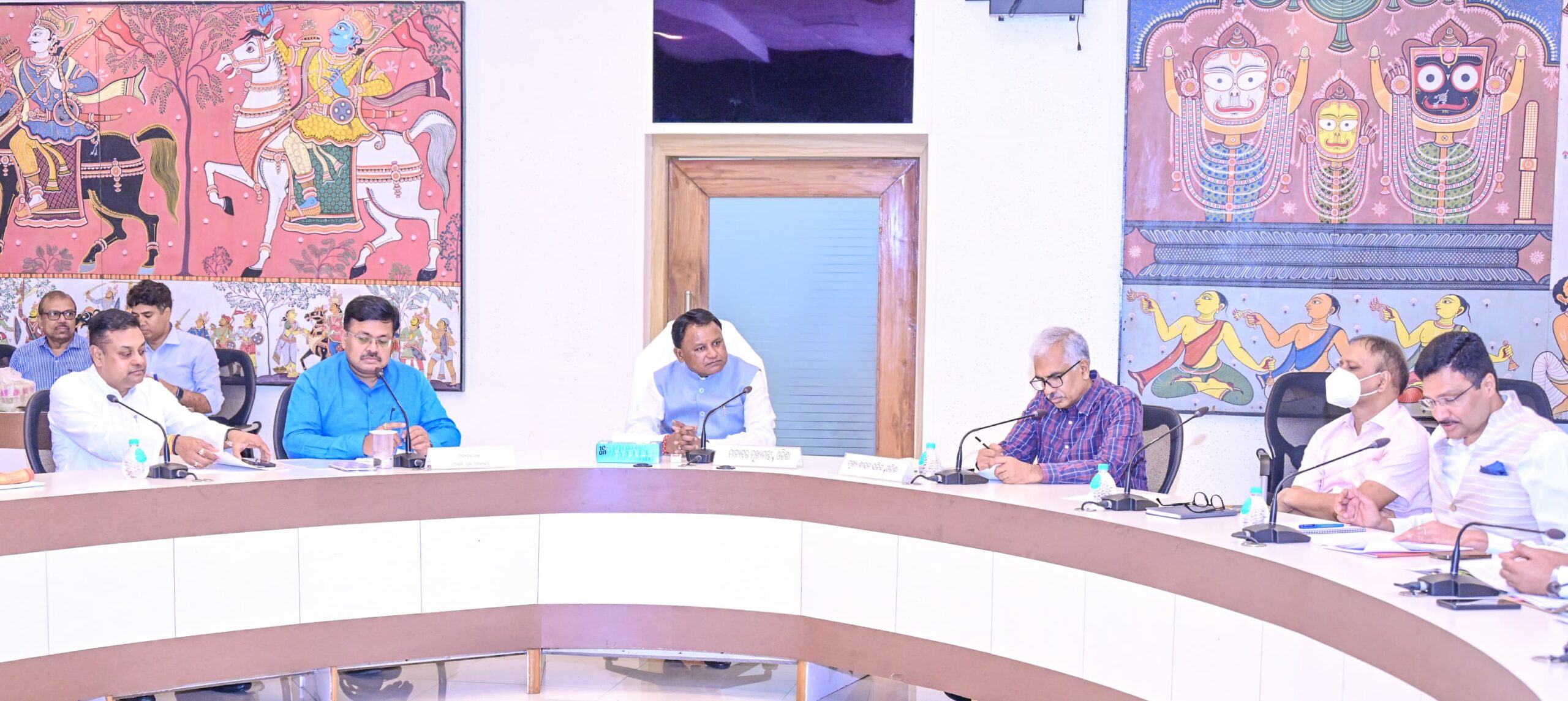 Odisha CM holds discussion on development of Puri Shankaracharya Gobardhan Peeth