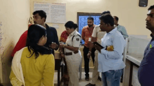 ବନ୍ଧୁକ ମୁନରେ ଓଡ଼ିଶା ଗ୍ରାମ୍ୟ ବ୍ୟାଙ୍କରୁ ଲକ୍ଷାଧିକ ଟଙ୍କା ଲୁଟ୍