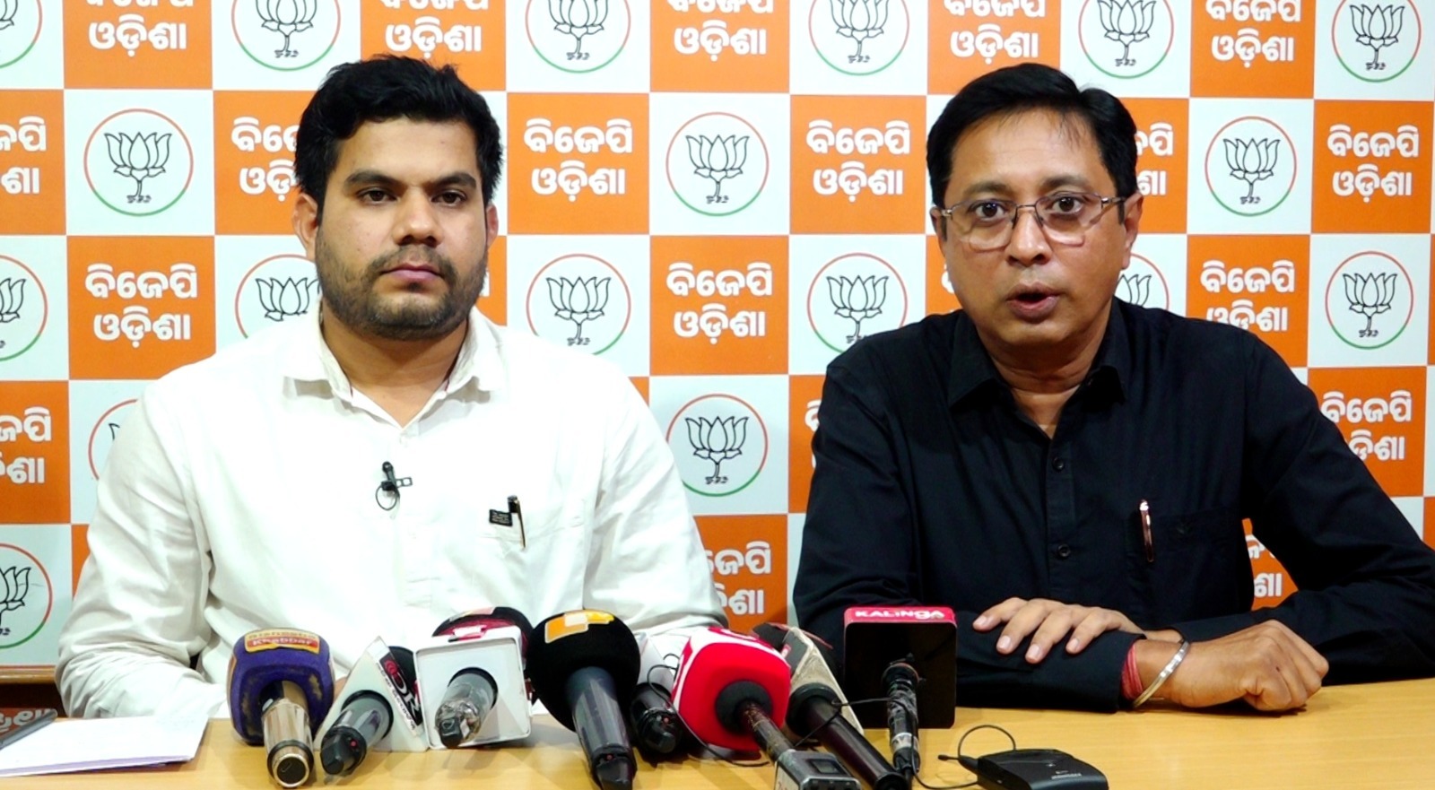 bjp slams BJD, Congress for doing politics over ratha jatra
