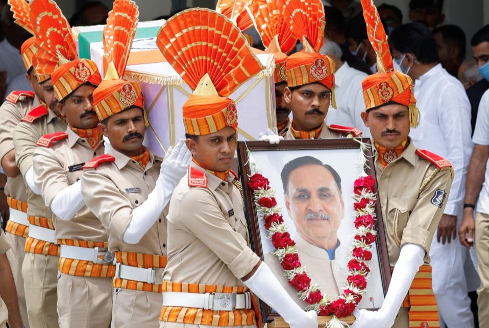 former-gujarat-cm-vijay-rupani-cremated-with-full-state-honours