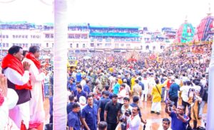 ପୁରୀ ରଥଯାତ୍ରାରେ ଯୋଗଦେଲେ ମୁଖ୍ୟମନ୍ତ୍ରୀ ମୋହନ ଚରଣ ମାଝୀ, କେନ୍ଦ୍ରମନ୍ତ୍ରୀ ଧର୍ମେନ୍ଦ୍ର ପ୍ରଧାନ