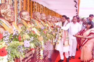 ରମ୍ଭାଠାରେ ଓଡ଼ିଶାର ୪୧ ଜଣ ମହାନ ବରପୁତ୍ର ମାନଙ୍କର ପ୍ରତିମୂର୍ତ୍ତି ଉନ୍ମୋଚନ କଲେ ମୁଖ୍ୟମନ୍ତ୍ରୀ