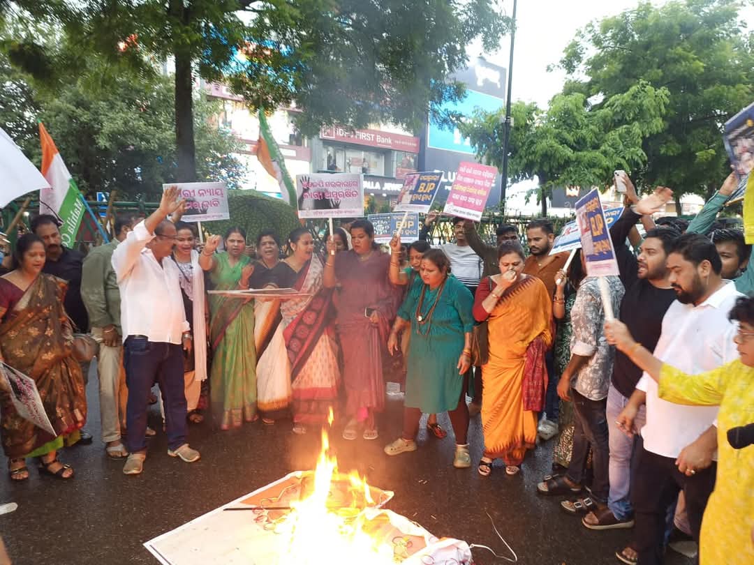 Pradesh Women's Congress protests against violence against women in odisha