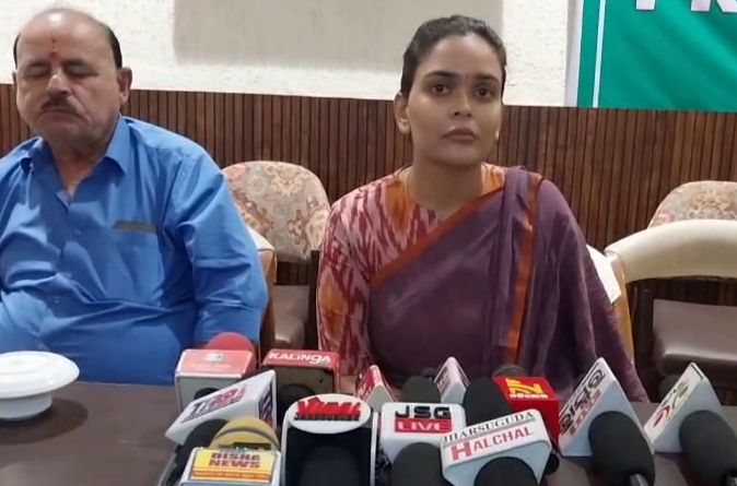 deepali das targets Tankadhar Tripathi