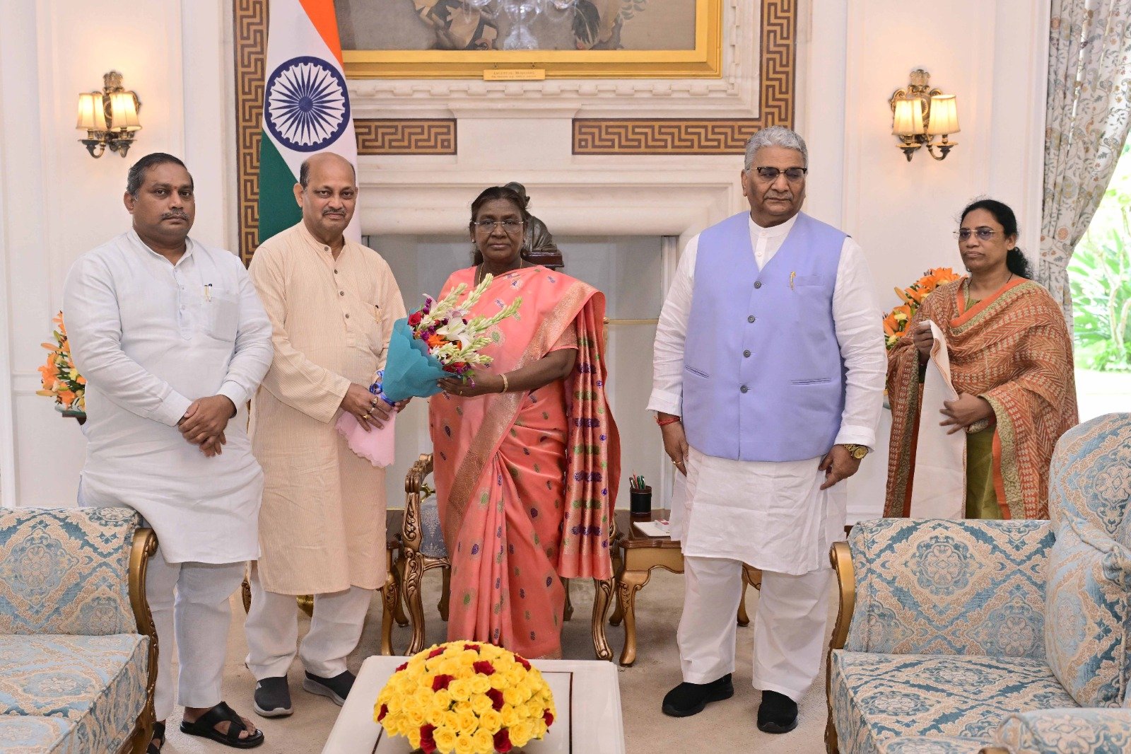 Odisha BJP team meets President Murmu