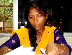 ଇତିଶ୍ରୀ ବି ସମସ୍ତଙ୍କୁ ଗୁହାରୀ କରି ପୋଡ଼ି ମରିଥିଲେ