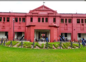 ରେଭେନ୍ସା ବିଶ୍ୱବିଦ୍ୟାଳୟ କ୍ୟାମ୍ପସ୍‌ ଛାଡ଼ ନିର୍ଦ୍ଦେଶ ଘଣ୍ଟାକ ମଧ୍ୟରେ ପ୍ରତ୍ୟାହୃତ