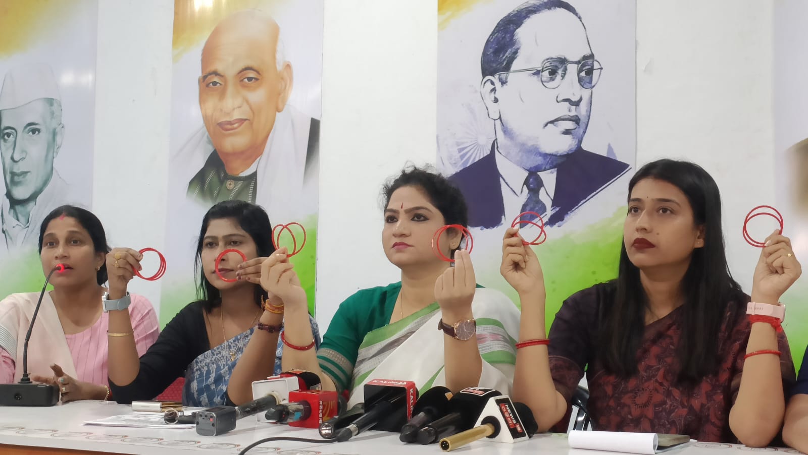 congress slams bjp