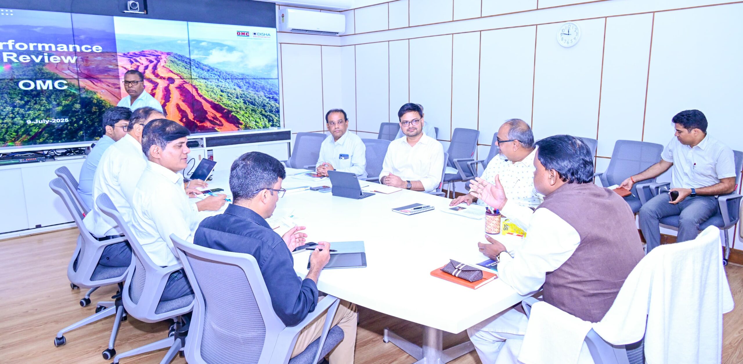 Odisha cm reviews-various-activities-of-odisha-mining-corporation