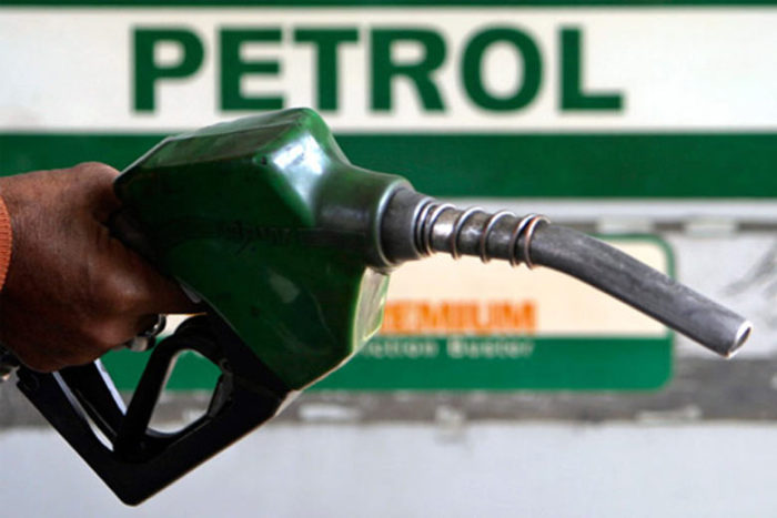 petrol pump dealers to stop selling fuel in plastic bottles in Odisha