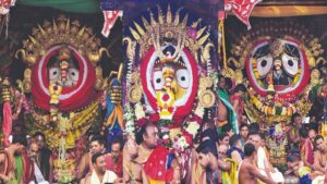 ସୁନାବେଶ ପାଇଁ ପୁରୀରେ ପ୍ରବଳ ଭିଡ଼: ସତର୍କ କଲା ପୋଲିସ