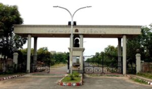 ଛାତ୍ରୀଙ୍କ ପେଟ୍ରୋଲ ଢାଳି ଆତ୍ମହତ୍ୟା ଉଦ୍ୟମ