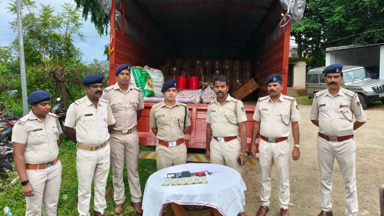 10 tons of explosives seized; possible maoist-mining-company-link