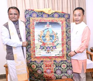 ମୁଖ୍ୟମନ୍ତ୍ରୀ ମୋହନ ମାଝୀଙ୍କୁ ଭେଟିଲେ ସିକ୍କିମ ମୁଖ୍ୟମନ୍ତ୍ରୀ