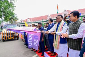 କେନ୍ଦୁଝରରେ ୩ ଟି ଆମ୍ବୁଲାନ୍ସ ଏବଂ ମା ତାରିଣୀ ଙ୍କ ନଡ଼ିଆ ସଂଗ୍ରହ ଯାନ ଶୁଭାରମ୍ଭ କଲେ ମୁଖ୍ୟମନ୍ତ୍ରୀ