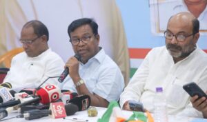 ଆୟୁଷ୍ମାନ ଯୋଜନାରେ ହନ୍ତସନ୍ତ ହେଉଛନ୍ତି ଲୋକେ: ଭକ୍ତ ଦାସ 