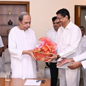 ନବୀନ ନିବାସରେ ରାଜ୍ୟପାଳ ହରିବାବୁ କମ୍ଭମପାଟି