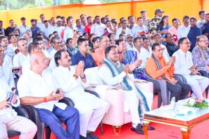 ଚନ୍ଦ୍ରଶେଖରପୁର ଶିଶୁ ବିହାରରେ ପ୍ରଧାନମନ୍ତ୍ରୀଙ୍କ ‘ମନ୍ କି ବାତ୍’ ଶୁଣିଲେ ମୁଖ୍ୟମନ୍ତ୍ରୀ ମୋହନ ମାଝୀ 
