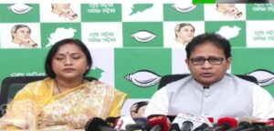 ଏଫଏମ ଛାତ୍ରୀ ମୃତ୍ୟୁ ଘଟଣା; ଶାସକ ଦଳର ସମ୍ପୃକ୍ତି ଧରାପଡ଼ିଯିବା ଭୟରେ ଆଇଜିଙ୍କୁ ତଦନ୍ତରୁ କରାଗଲା ଅନ୍ତର: ବିଜେଡି