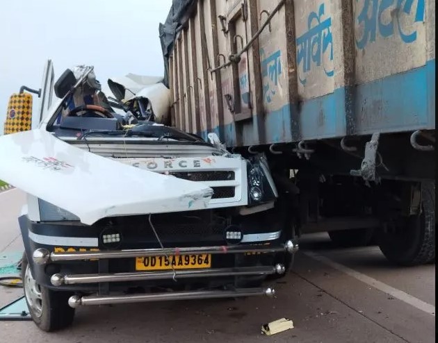 13 OSAP jawans injured in Angul road mishap