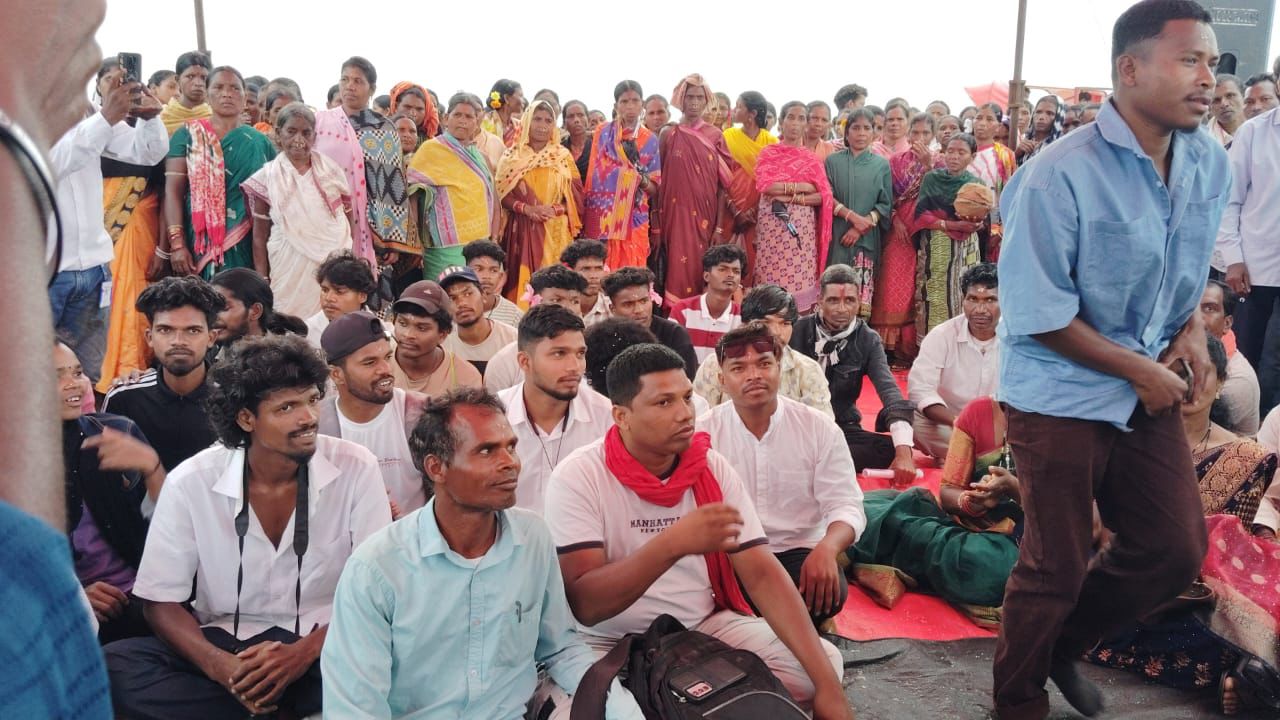 youtubers-and-tribal-villagers-united-to-stop-mining-in-balada-nageswari-hill