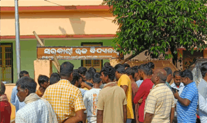 ସ୍କୁଲ ମଧ୍ୟରେ ମାର୍‌ପିଟ ଘଟଣା: ୩ ଶିକ୍ଷକ ନିଲମ୍ବିତ