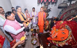 ସମ୍ବଲପୁରରେ ମା ସମଲେଶ୍ଵରୀଙ୍କ ଦର୍ଶନ କଲେ ମୁଖ୍ୟମନ୍ତ୍ରୀ ମୋହନ ମାଝୀ