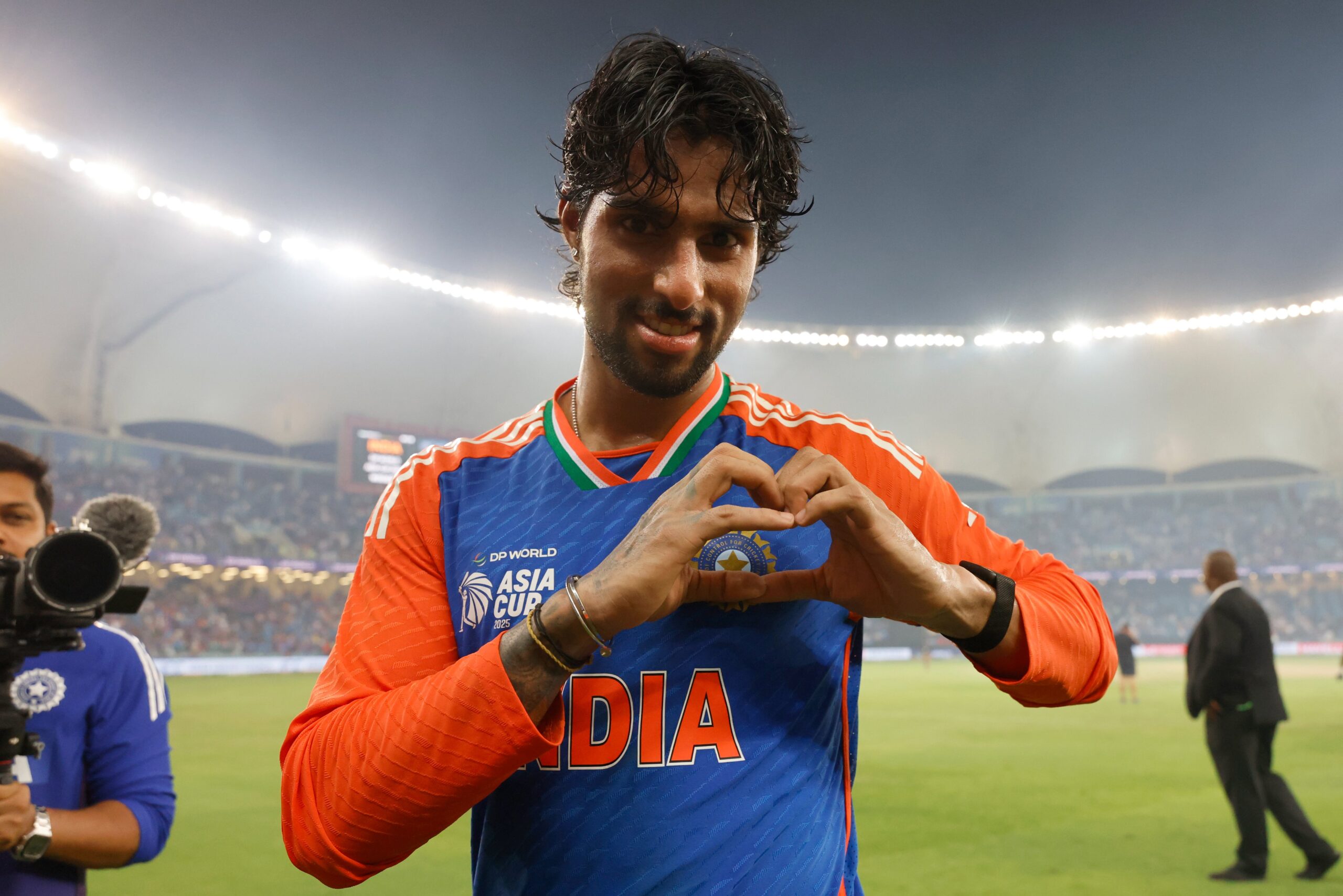 india-defeats-pakistan-to-win-asia-cup-title