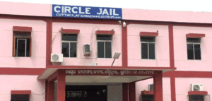 ଚୌଦ୍ୱାର ଜେଲ୍‌ରୁ ୨ ଅପରାଧୀ ଫେରାର ଘଟଣାରେ ଜେଲରଙ୍କୁ କଣ୍ଟାବାଞ୍ଜି ବଦଳି