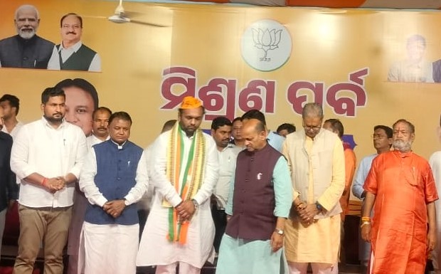 Nuapada Bypoll-Jay Dholakia joins BJP