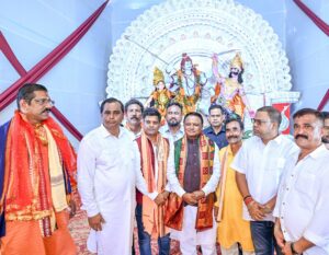 ପବିତ୍ର ମହାନବମୀ ଅବସରରେ କଟକର ବିଭିନ୍ନ ପୂଜା ମଣ୍ଡପ ବୁଲିଲେ ମୁଖ୍ୟମନ୍ତ୍ରୀ ମୋହନ ମାଝୀ