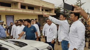 Nuapada By-Election: ବିଜେଡି ନେତା ପ୍ରୀତିରଞ୍ଜନ ଘଡ଼େଇଙ୍କ ଘରେ ପୋଲିସ ଚଢ଼ାଉ