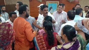 CMC Council Meeting: ସିଏମସି କାଉନସିଲ ବୈଠକରେ ଗଣ୍ଡଗୋଳ; ମୁହାଁମୁହିଁ ହେଲେ ବିଜେଡି ଓ ବିଜେପିର କର୍ପୋରେଟର