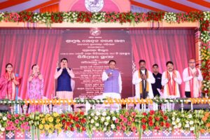 ଖରିଆର୍ ରୋଡ୍‌କୁ ମ୍ୟୁନିସିପାଲିଟି ଏବଂ କୋମନା ଓ ସିନାପାଲି ନୂତନ ଏନ୍‌.ଏ.ସି ଘୋଷଣା କଲେ ମୁଖ୍ୟମନ୍ତ୍ରୀ