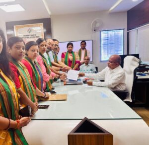 Nuapada Bypoll: ଆସନ୍ନ ବାତ୍ୟା ଓ ଉପନିର୍ବାଚନ ପୂର୍ବରୁ ଡିଆଇଜିଙ୍କ ଛୁଟିରେ ଯିବାକୁ ନେଇ ପ୍ରଶ୍ନ ଉଠାଇଲା ବିଜେଡି