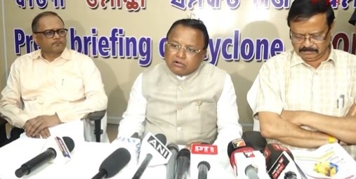 odisha-cm-holds-press-meet-after-review-of-cyclone-montha