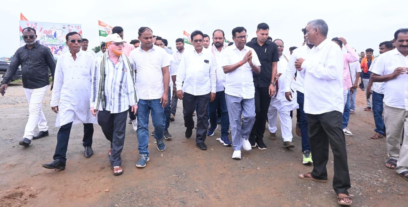 congress-launches-gandhi-pathe-odisha-padyatra-in-malkangiri