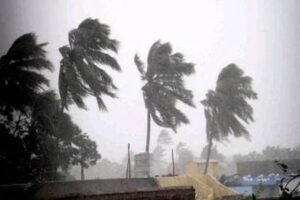 cyclone: ଲଘୁଚାପ ପରେ ବଢିଲା ବାତ୍ୟା ଭୟ