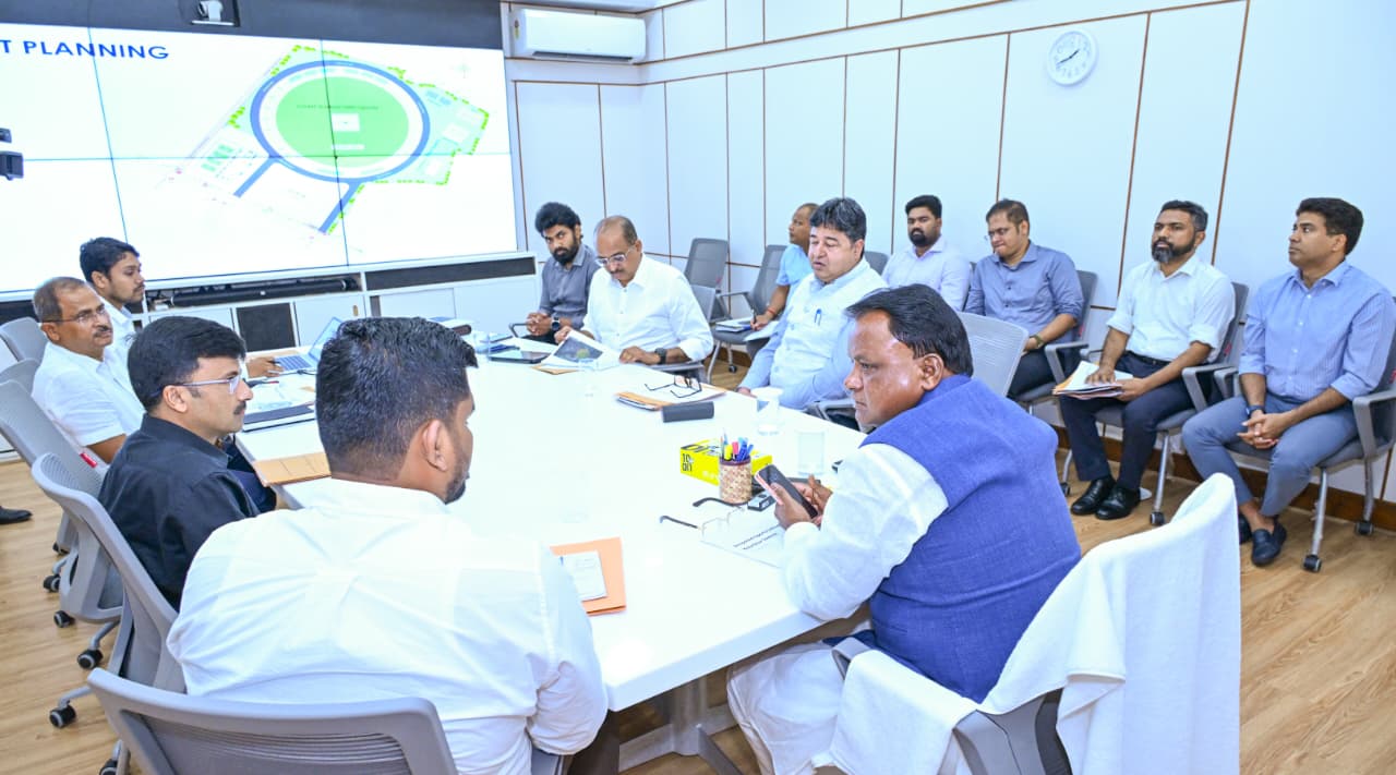odisha-cm-reviews-kalamandal-auditorium-project