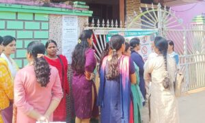 RI Exam in Odisha: ଆରଆଇ ପରୀକ୍ଷା କେନ୍ଦ୍ରରେ ସର୍ଭର ଡାଉନ