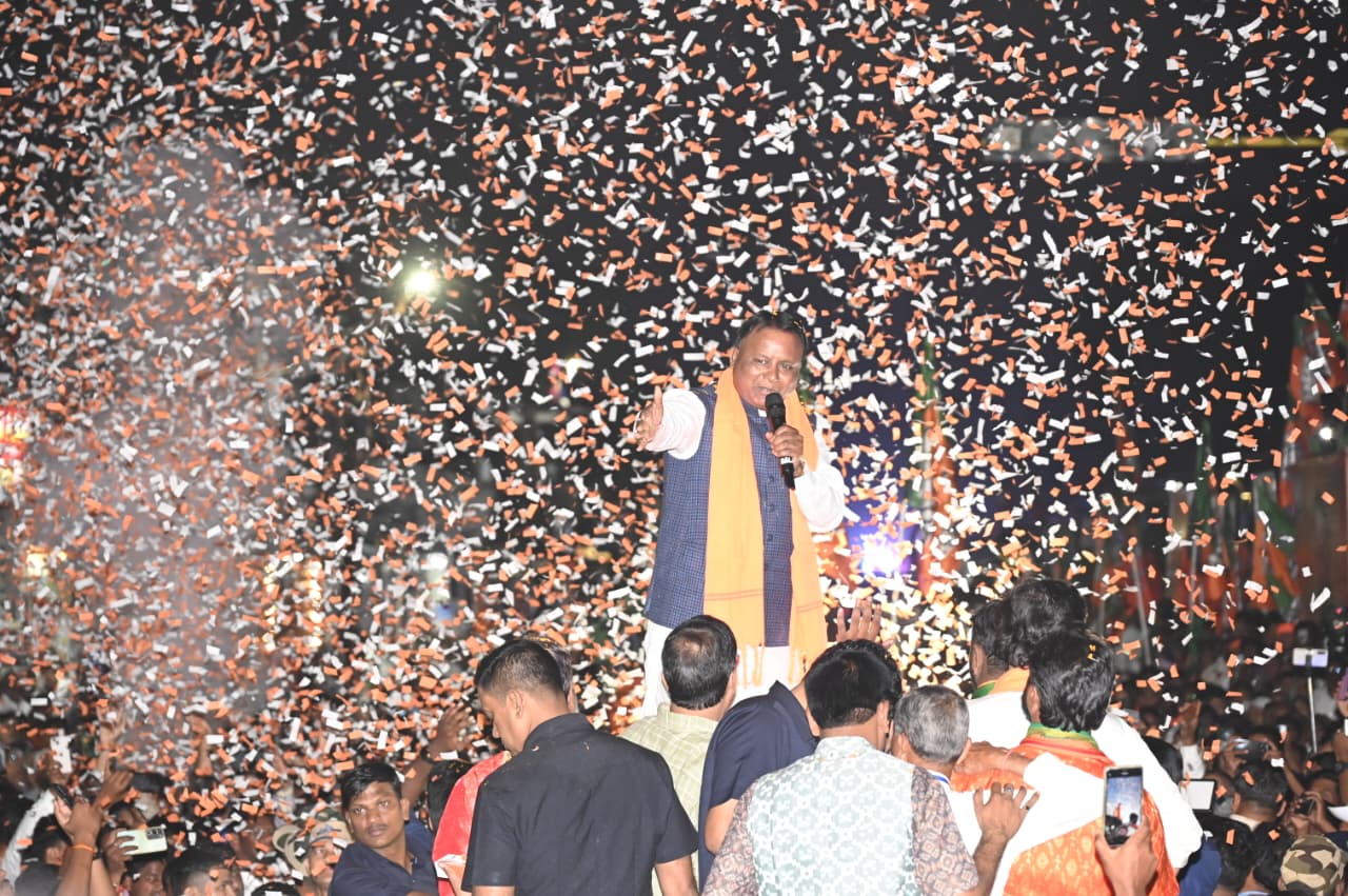 Odisha CM holds roadshow in poll-bound Nuapada