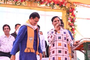 Nuapada Bypoll: ଲଖନାରେ ଐତିହାସିକ ଜନସମାବେଶ; ସିଦ୍ଧାନ୍ତ ମହାପାତ୍ରଙ୍କ ମନ୍ତ୍ରମୁଗ୍ଧ ଅଭିନୟରେ ଝୁମିଲା ଅଞ୍ଚଳ