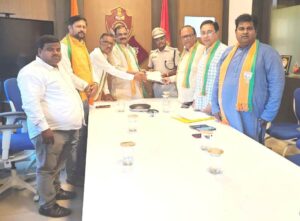 Nuapada Bypoll: ଏଆଇର ଦୁରୁପଯୋଗ ନେଇ ସାଇବର ଏସିପିଙ୍କୁ ଏତଲା ଦେଲା ବିଜେପି ପ୍ରତିନିଧିମଣ୍ଡଳୀ