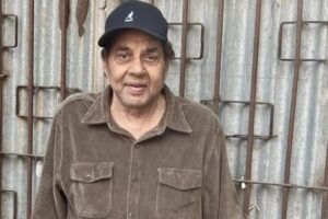 Dharmendra Deol: ବଞ୍ଚିଛନ୍ତି ବଲିଉଡ୍ ଅଭିନେତା ଧର୍ମେନ୍ଦ୍ର; ବିୟୋଗ ଖବରକୁ ଖଣ୍ଡନ କଲେ ଇଶା ଦେଓଲ