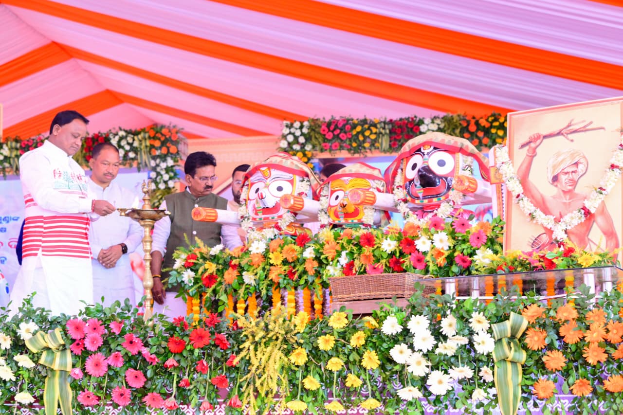 Odisha CM joins state-level Janjatiya Gaurav Diwas program in Rourkela on Birsa Munda's birth anniversary