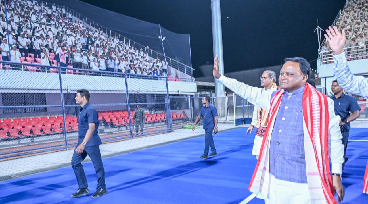 7293-newly-recruited-officers-join-odisha-govt-service-at-nijukti-mela